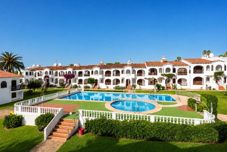 Property building, Garden, Garden view, Garden view, Swimming pool