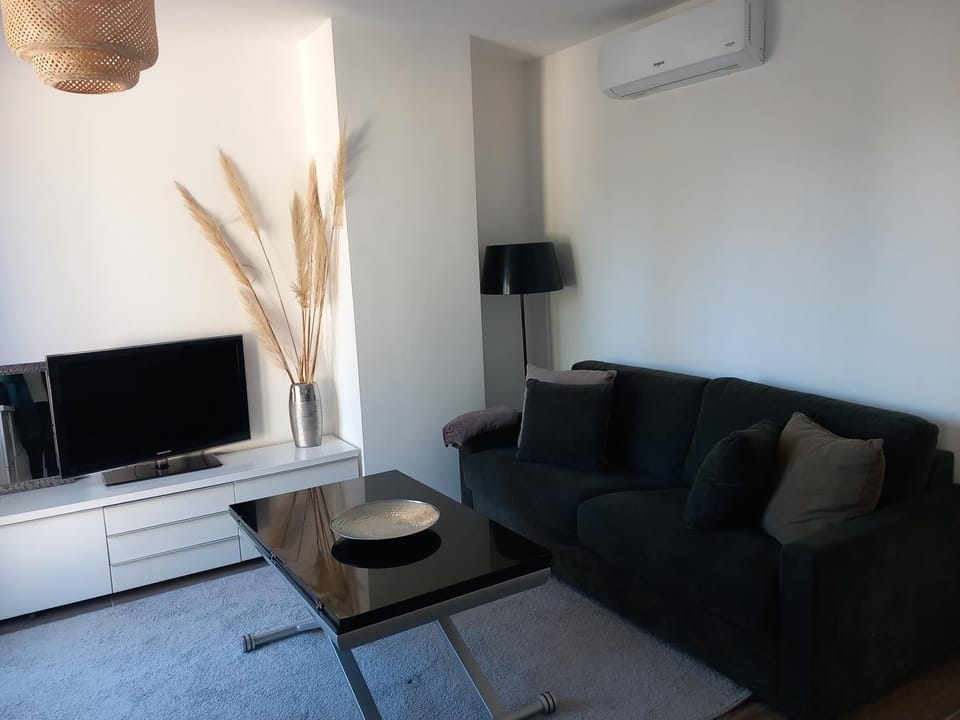 Appartement indépendant dans une villa Apartment in Provence-Alpes-Côte d'Azur