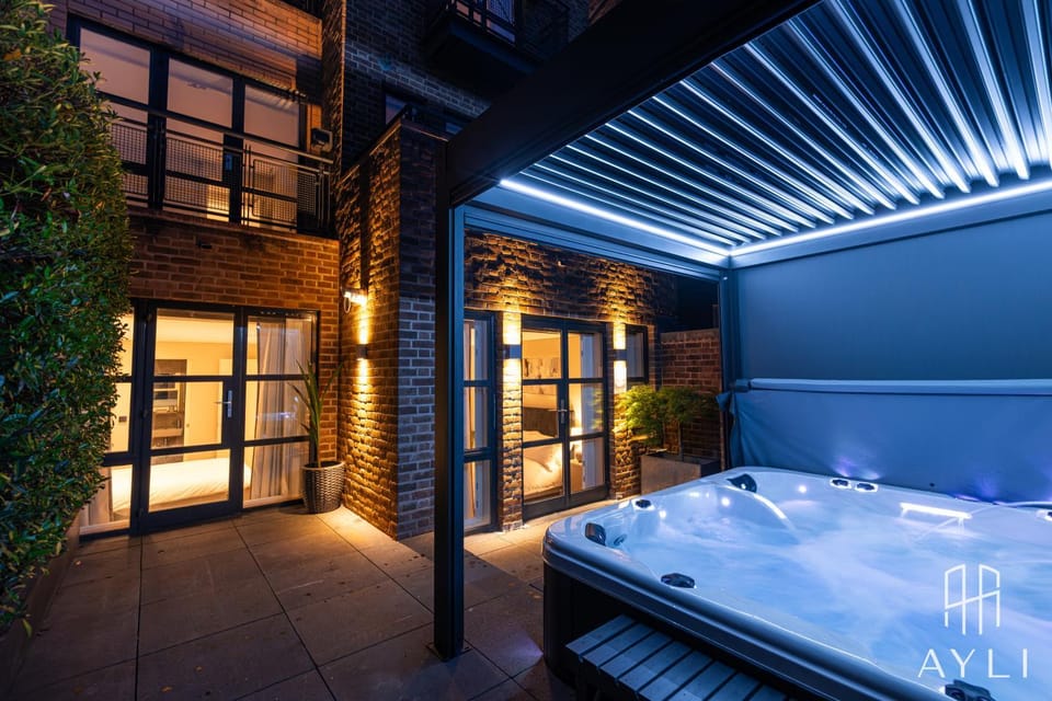 Night, Garden, Hot Tub