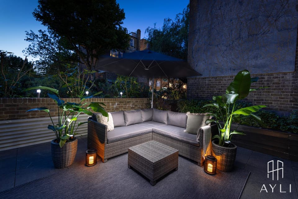 Night, Garden