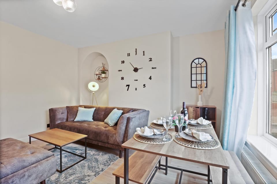 Living room, Seating area, Dining area