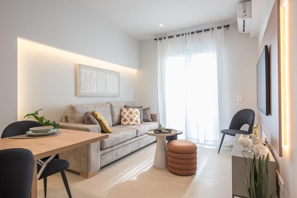 TV and multimedia, Living room, Photo of the whole room, Seating area