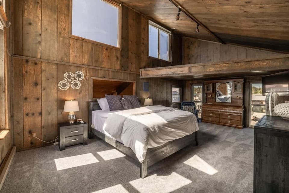 Rare Floating Home Retreat in Bayview With Dock House in Lake Pend Oreille