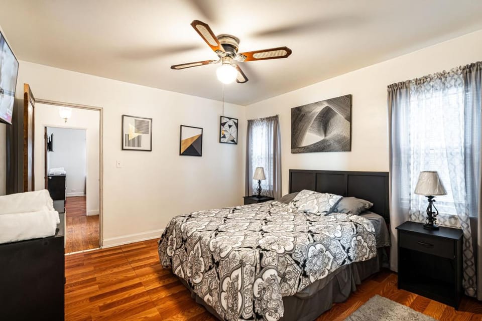 Charming 6BR Home in Milwaukees Historic District House in Milwaukee