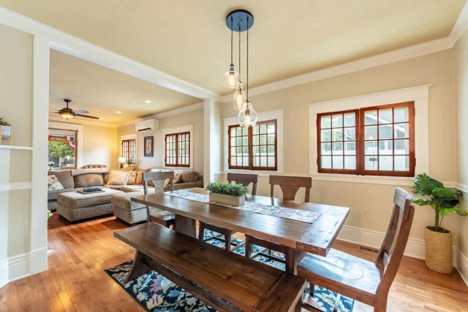 Historic Family Home Next To College and Lake CDA House in Coeur dAlene