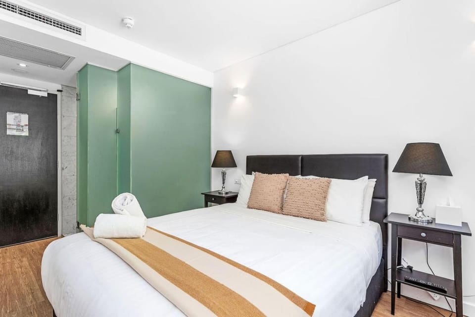 Bed, air conditioner