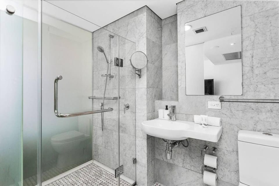 Toilet, Bathroom, towels