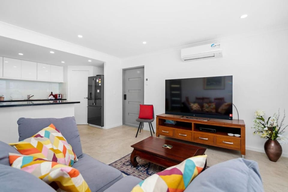 TV and multimedia, Living room, air conditioner