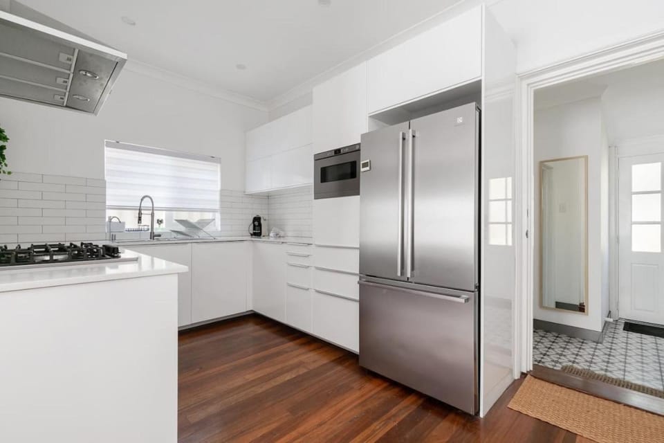 Kitchen or kitchenette, oven, stove