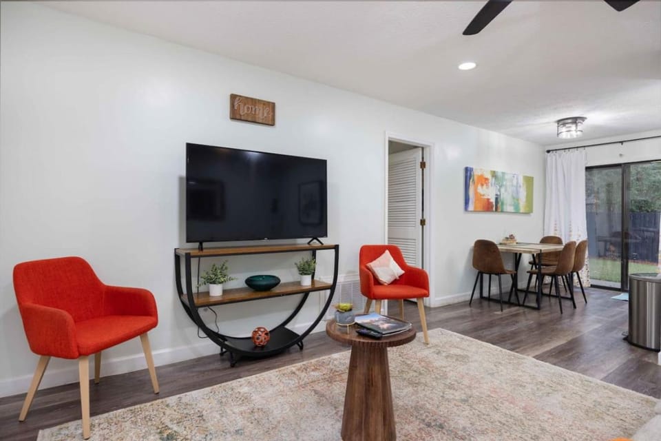 Peaceful APT by Lakebottom w Arcade 8mi Ft Moore Apartment in Phenix City