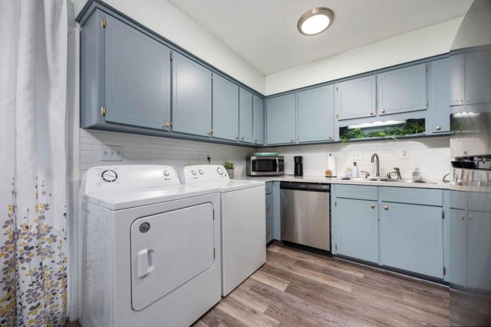 Peaceful APT by Lakebottom w Arcade 8mi Ft Moore Apartment in Phenix City