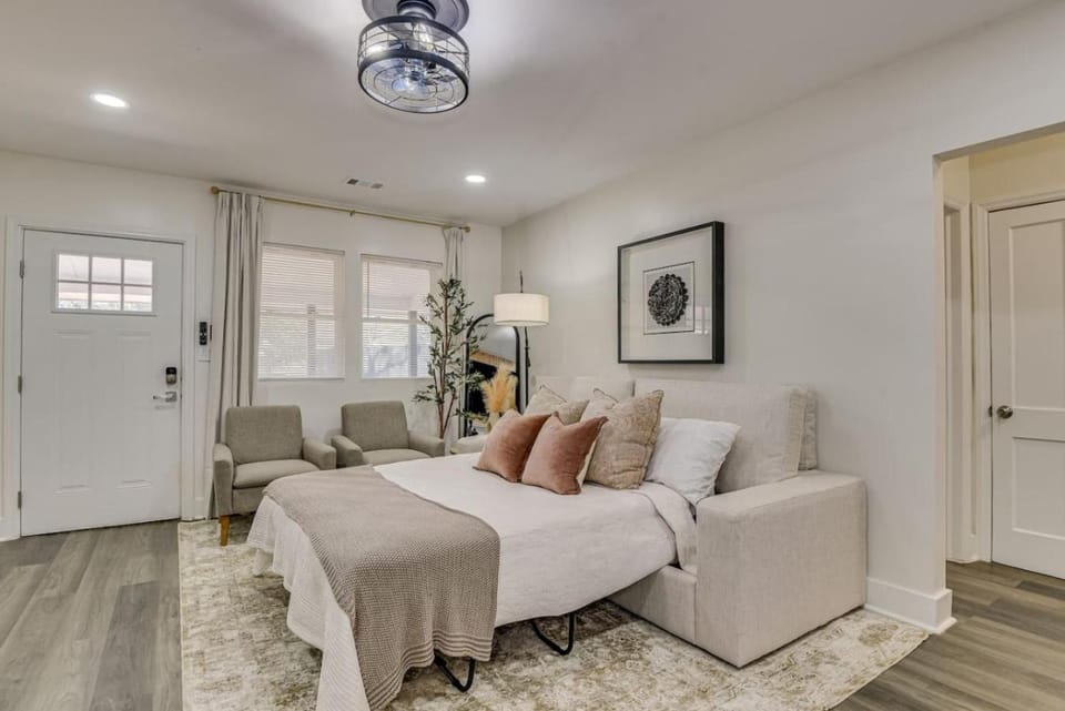 Organic Modern Apt 1mi to Masters with Pool Table Apartment in North Augusta
