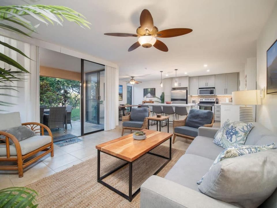 NEW - Wailea Getaway - steps to great pool & beach House in Wailea