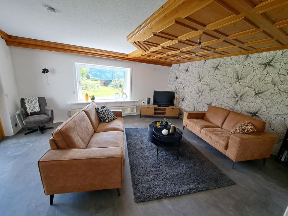 TV and multimedia, View (from property/room), Living room, Photo of the whole room, Garden view, Mountain view, furniture