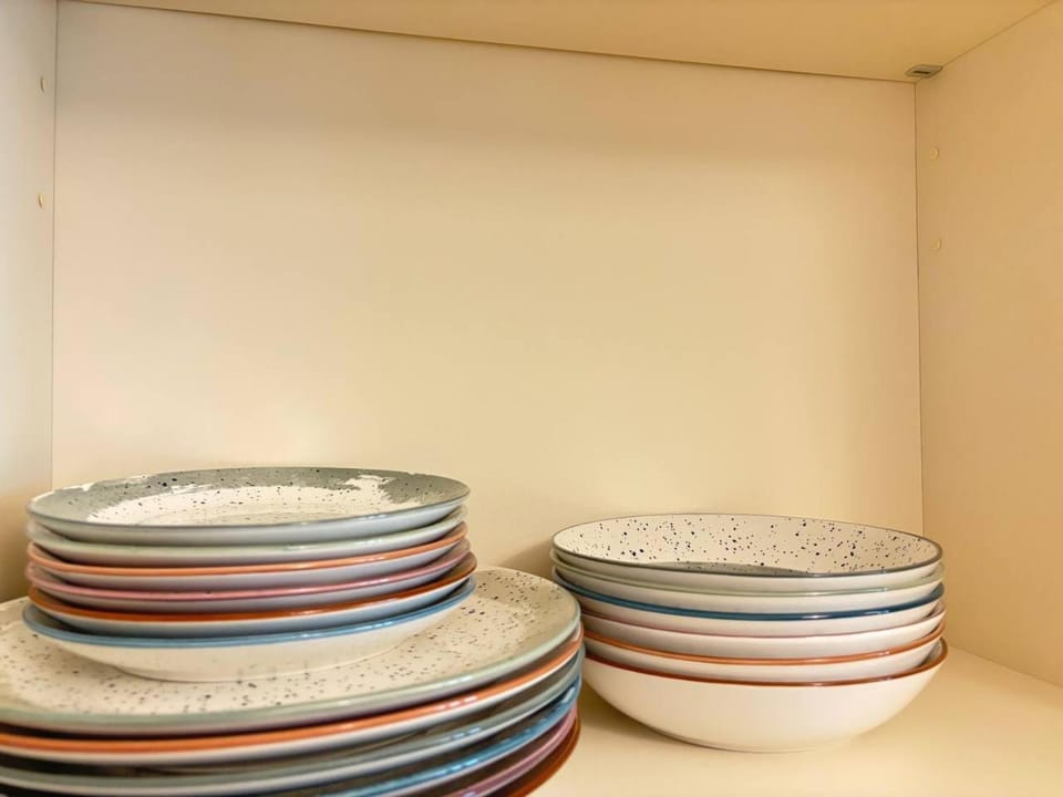 Meals, wardrobe