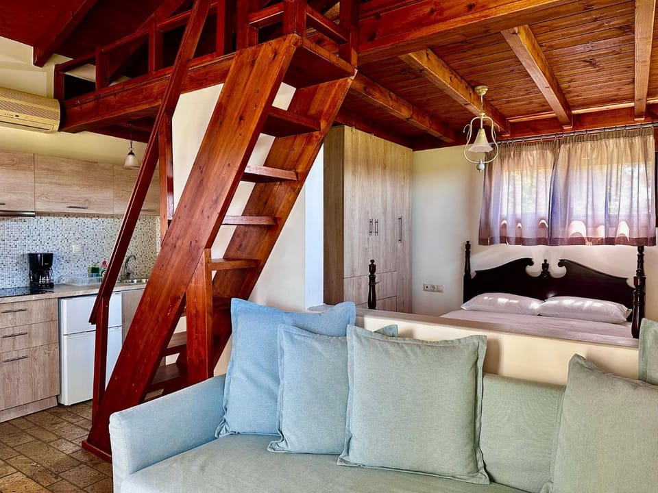 Bed, Living room, Bedroom