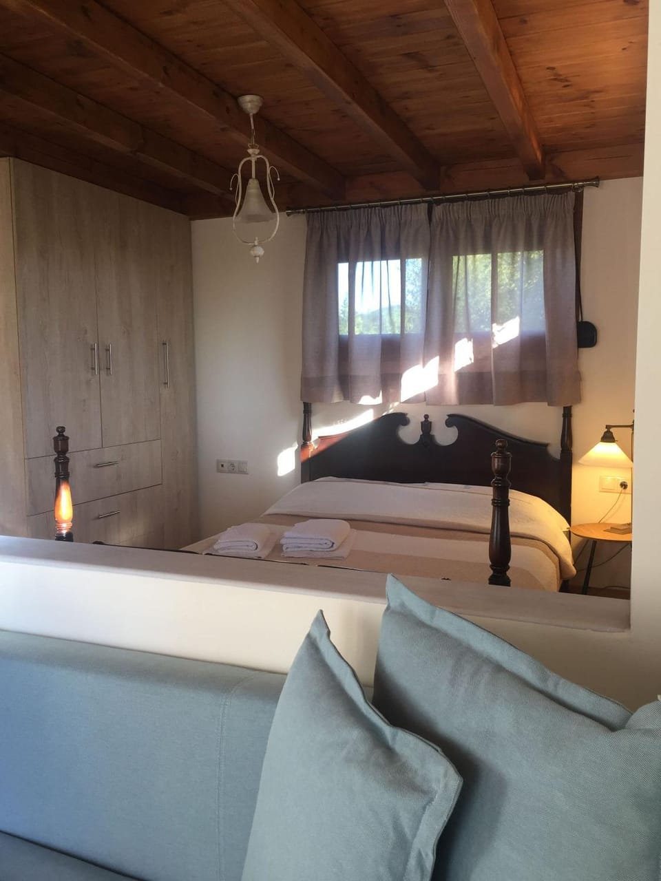 Bed, Living room, Bedroom