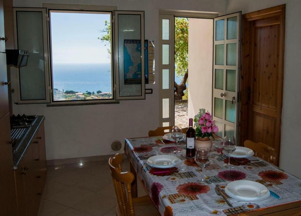 Agriturismo Le Ville con Piscina idromassaggio, Capo Vaticano Apartment in Calabria