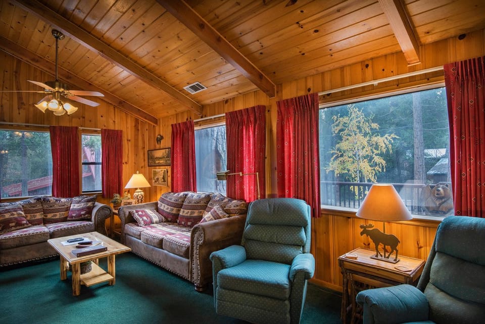 Deer Lodge House in Sierra Nevada