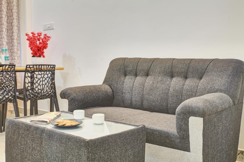 Seating area, Breakfast