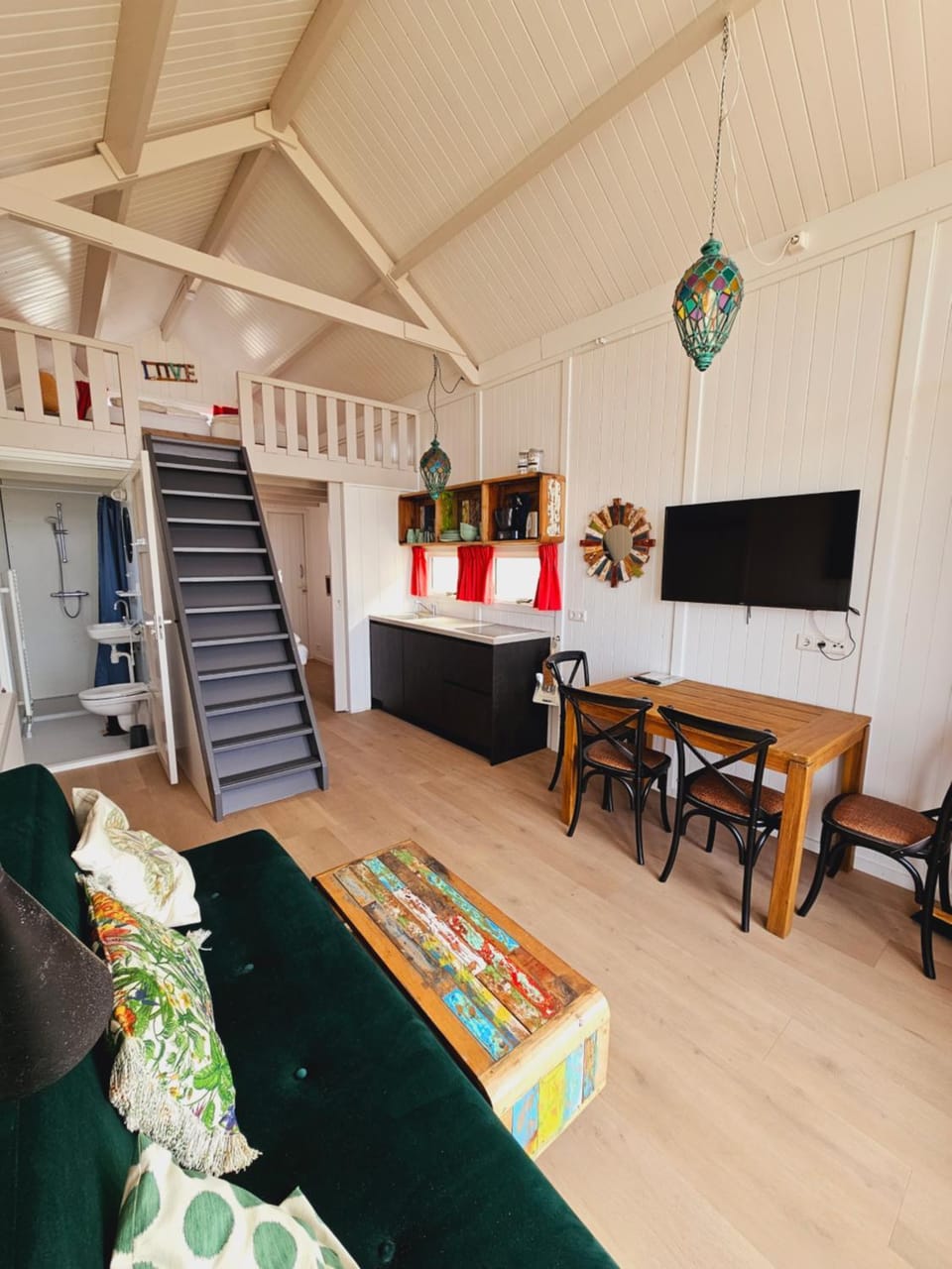 Communal lounge/ TV room, Dining area