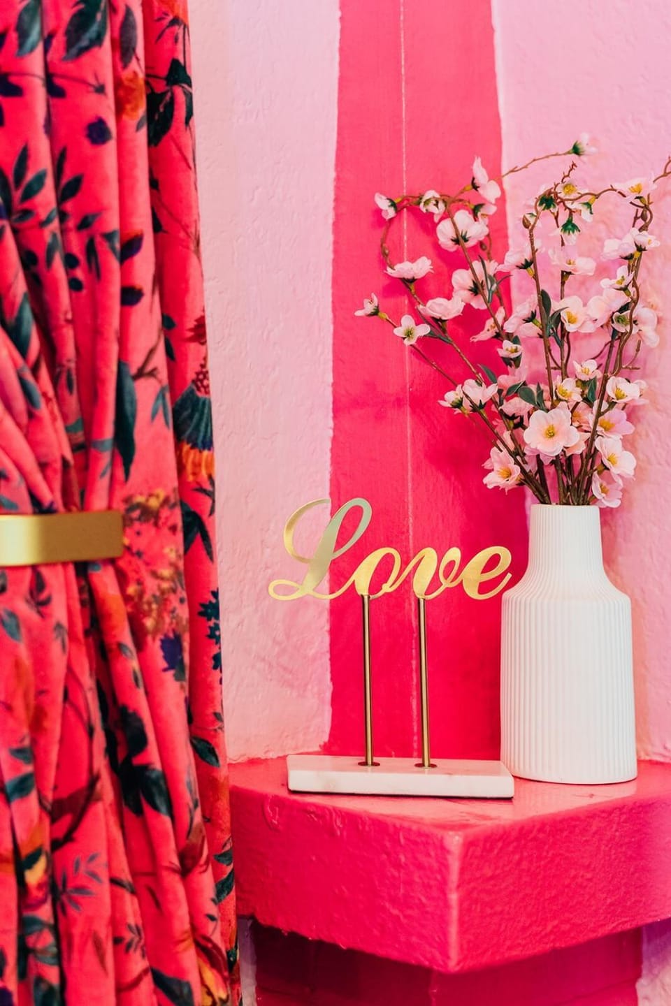 The Twisted Tulip-a curious stay Apartment in St Petersburg