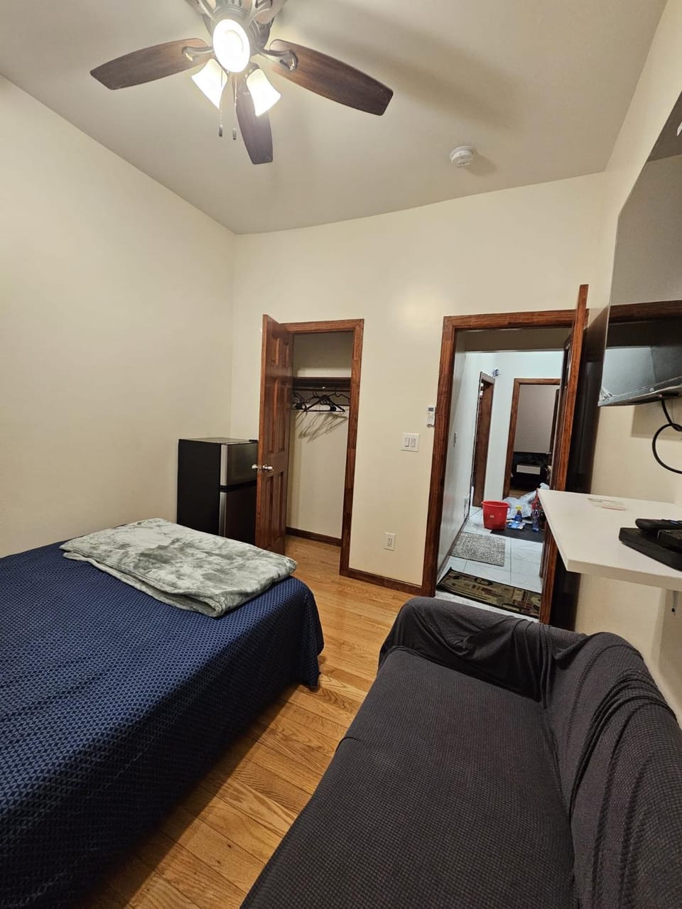 Bed, TV and multimedia, Bedroom, wardrobe