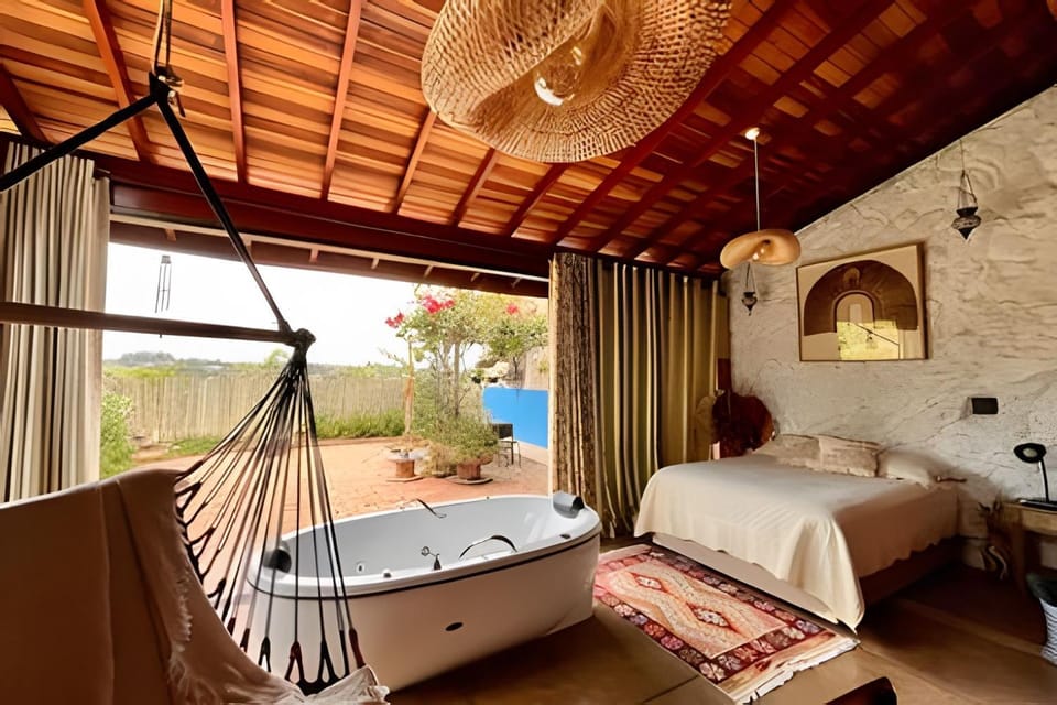 Bed, Hot Tub
