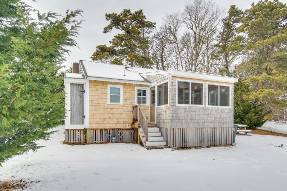 Golf, Shop & Beach-Hop! Cape Cod Gem Steps to Sand House in South Chatham