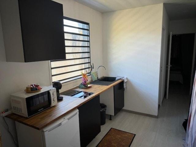 Kitchen or kitchenette, stove, stove, kitchen, kitchen