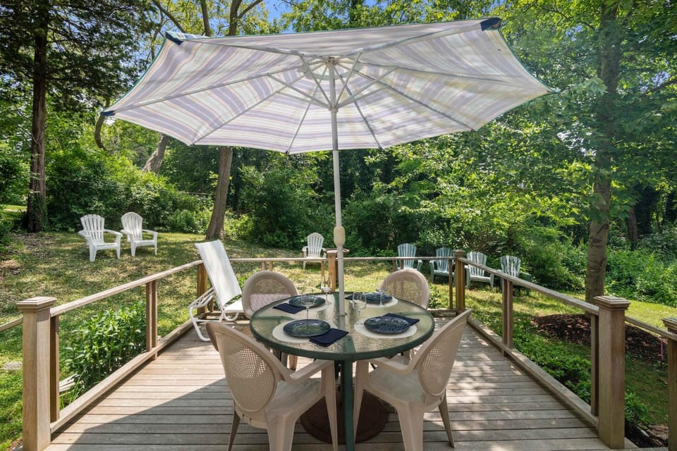 Walk to Beach Close to Town House in Orleans