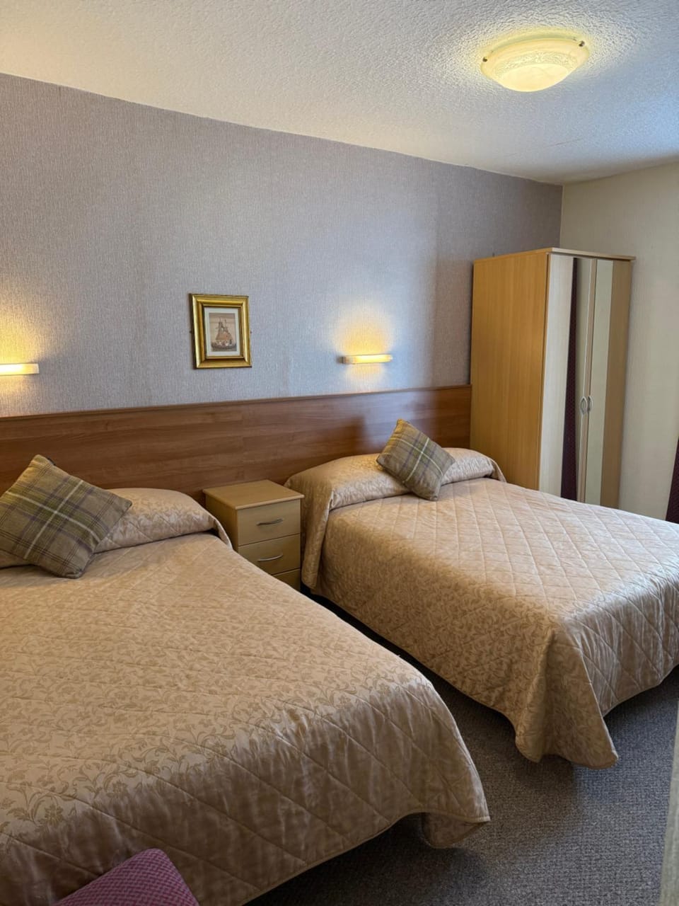 Adelaide House Hotel - Opposite Winter Gardens, Town Centre Hotel in Blackpool