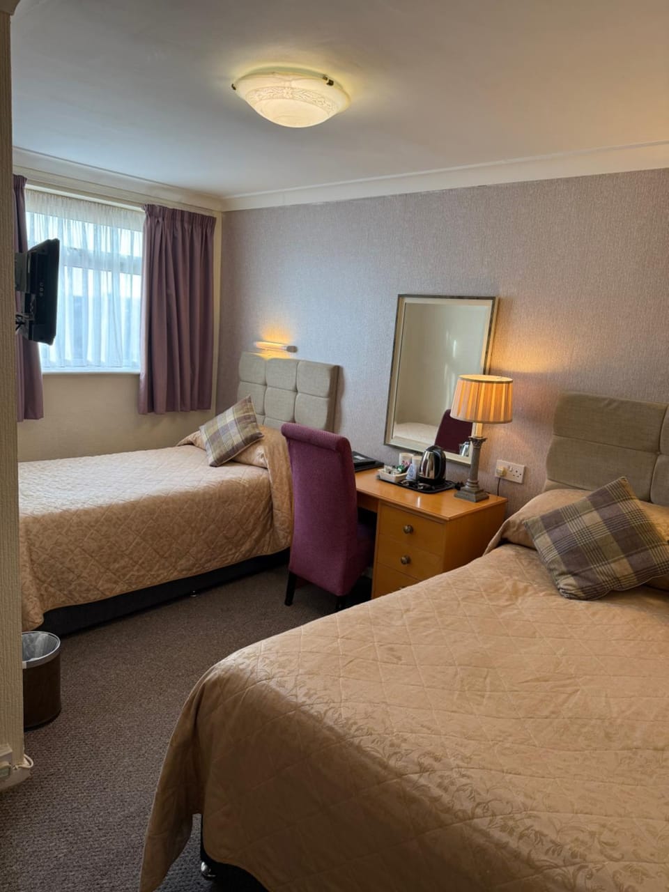 Adelaide House Hotel - Opposite Winter Gardens, Town Centre Hotel in Blackpool