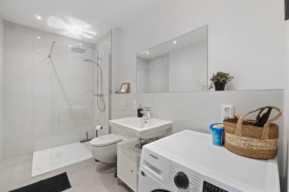 Shower, Toilet, Bathroom, washing machine, washing machine