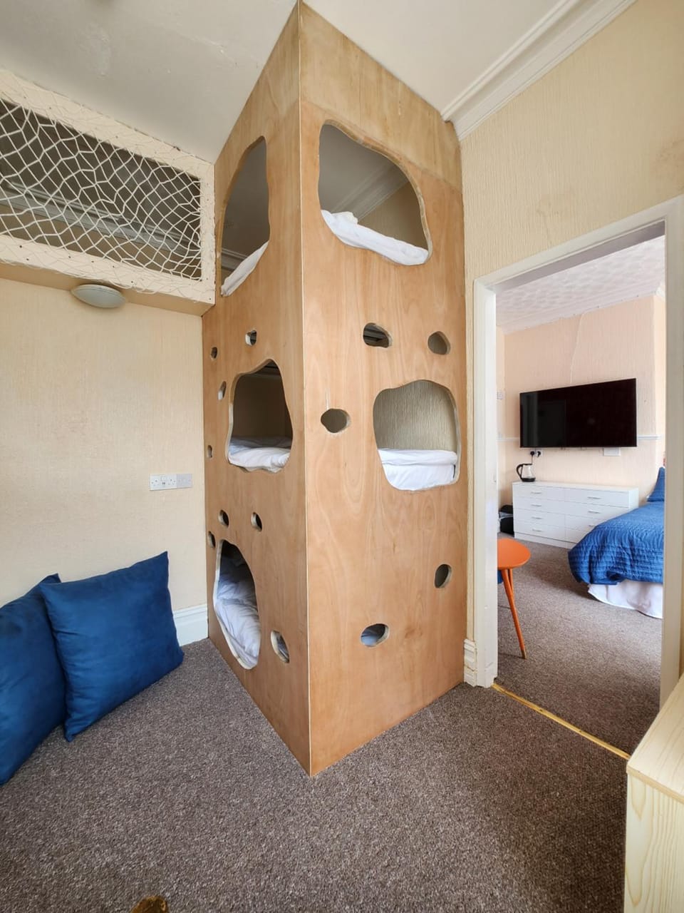 Communal lounge/ TV room, Bedroom, bunk bed