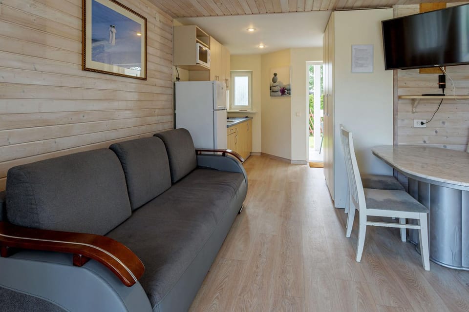 Patio, Dining area, kitchen