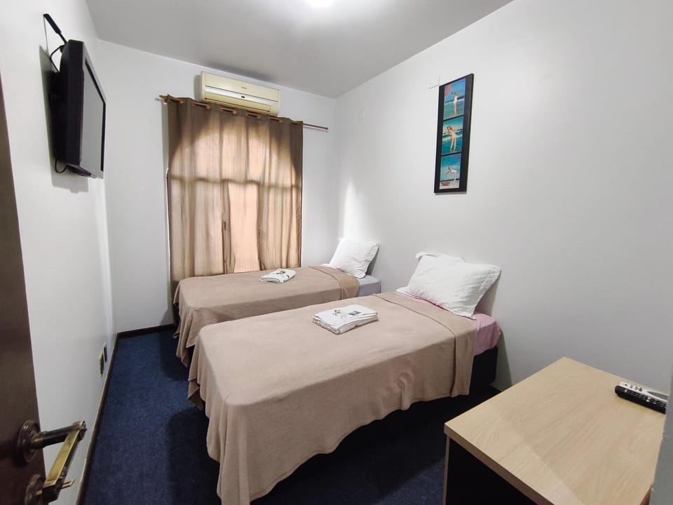 Quarto FIRST CLASS econômico DUPLO Vacation rental in State of Paraná