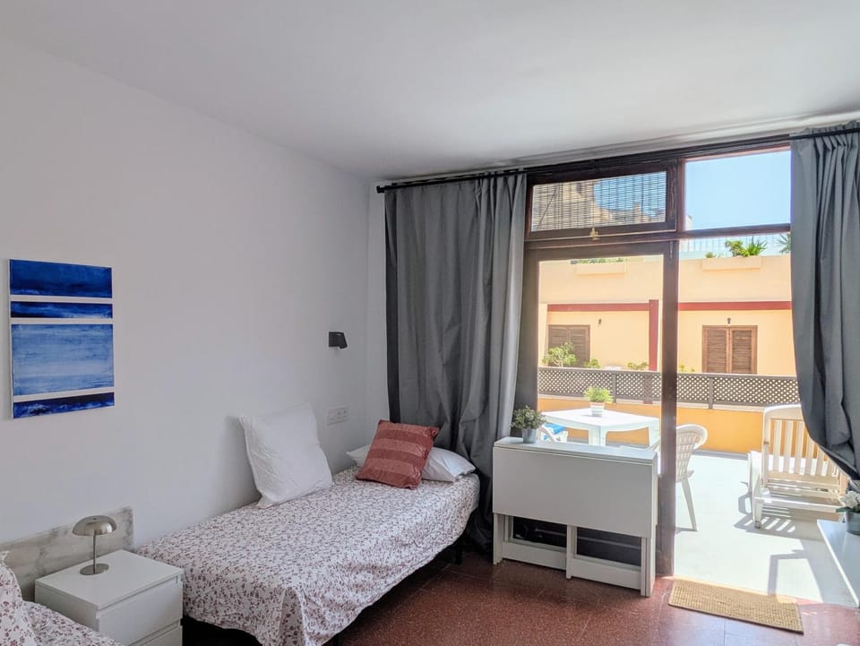 Bed, Living room, Photo of the whole room, Seating area, Bedroom