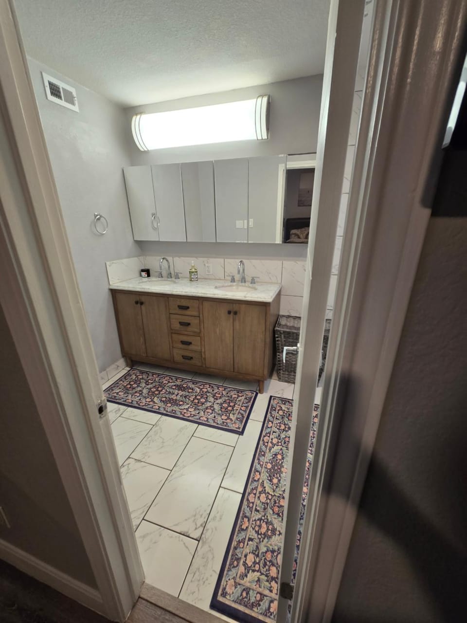 The Duke's Castle with Garage & Fast Internet Apartment in Dallas
