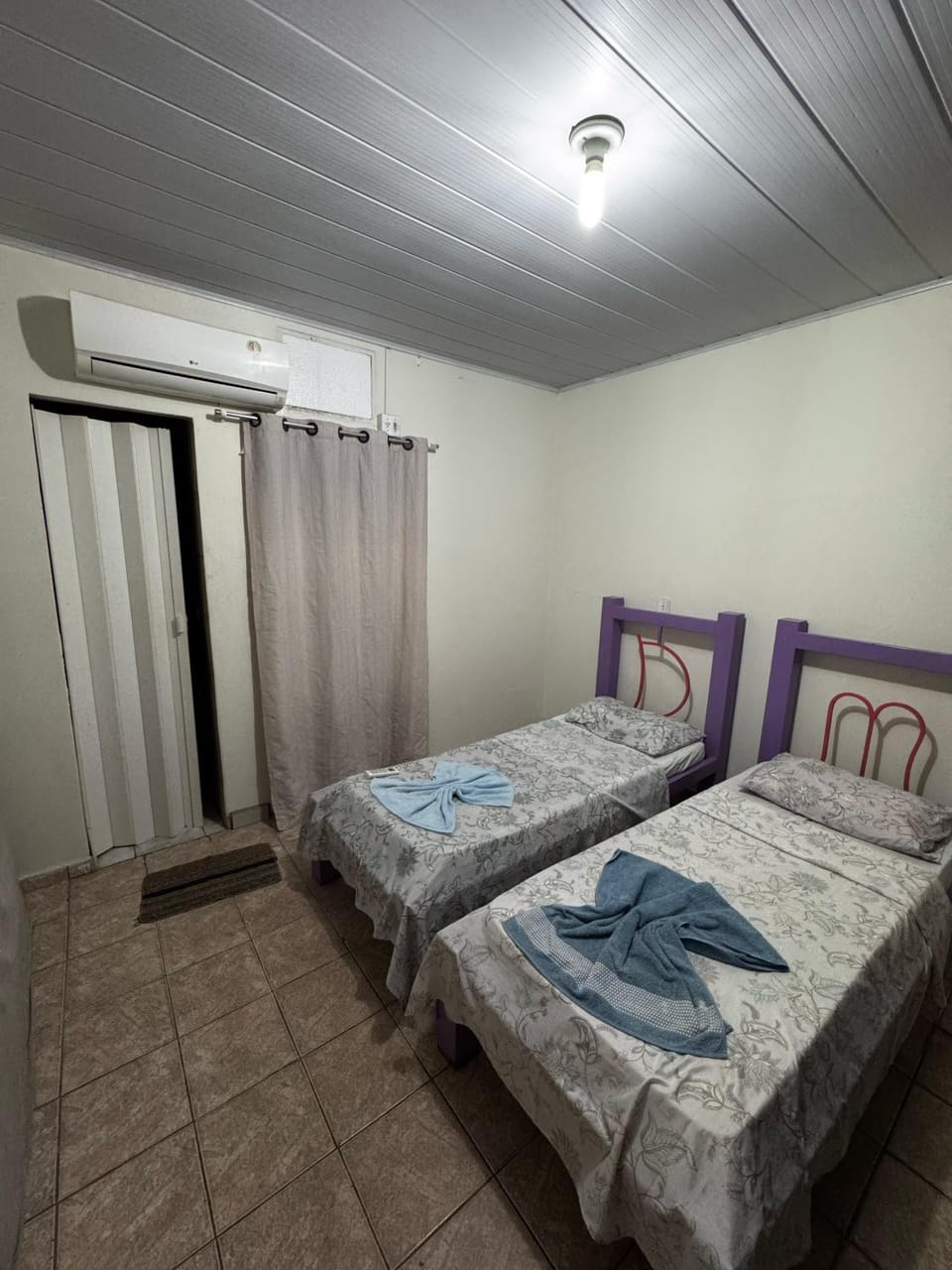 Bed, Photo of the whole room, Bedroom, towels, air conditioner