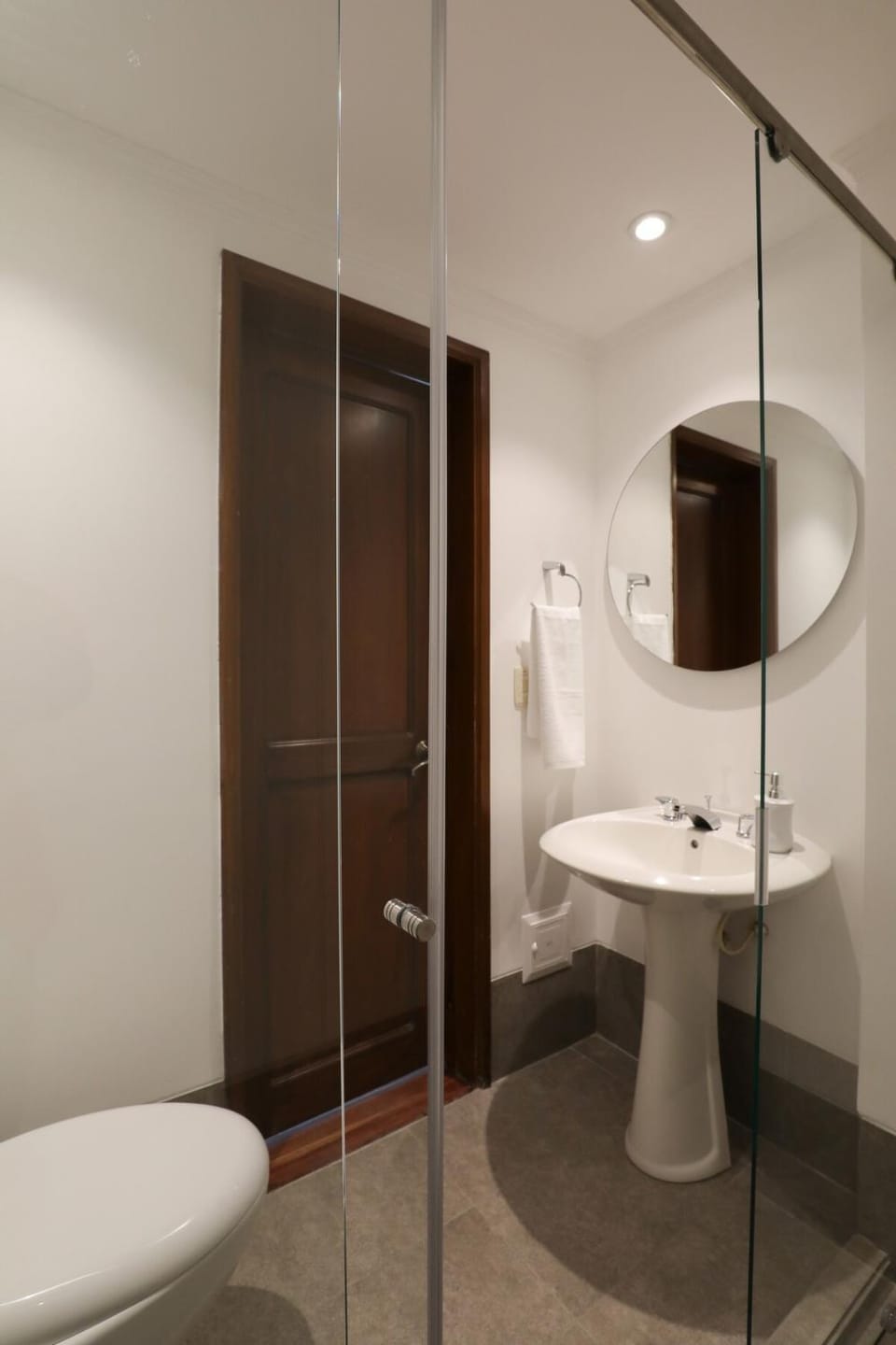 Shower, Toilet, Bathroom, towels