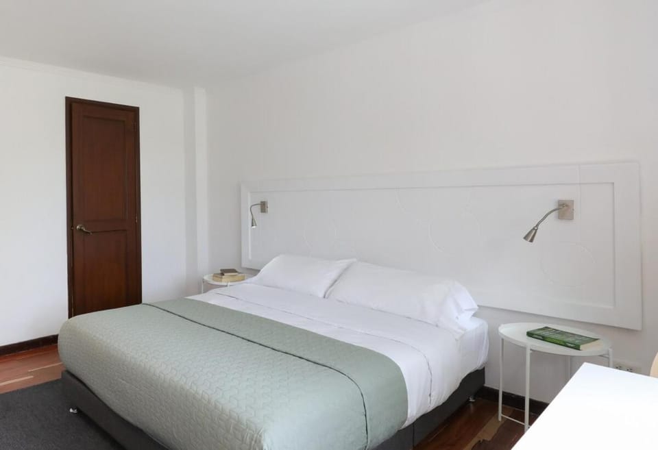 Bed, Bathroom, Photo of the whole room, Bedroom