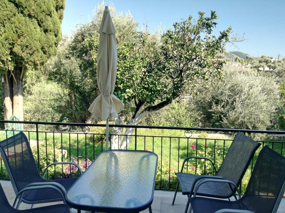 Balcony/Terrace, Garden view