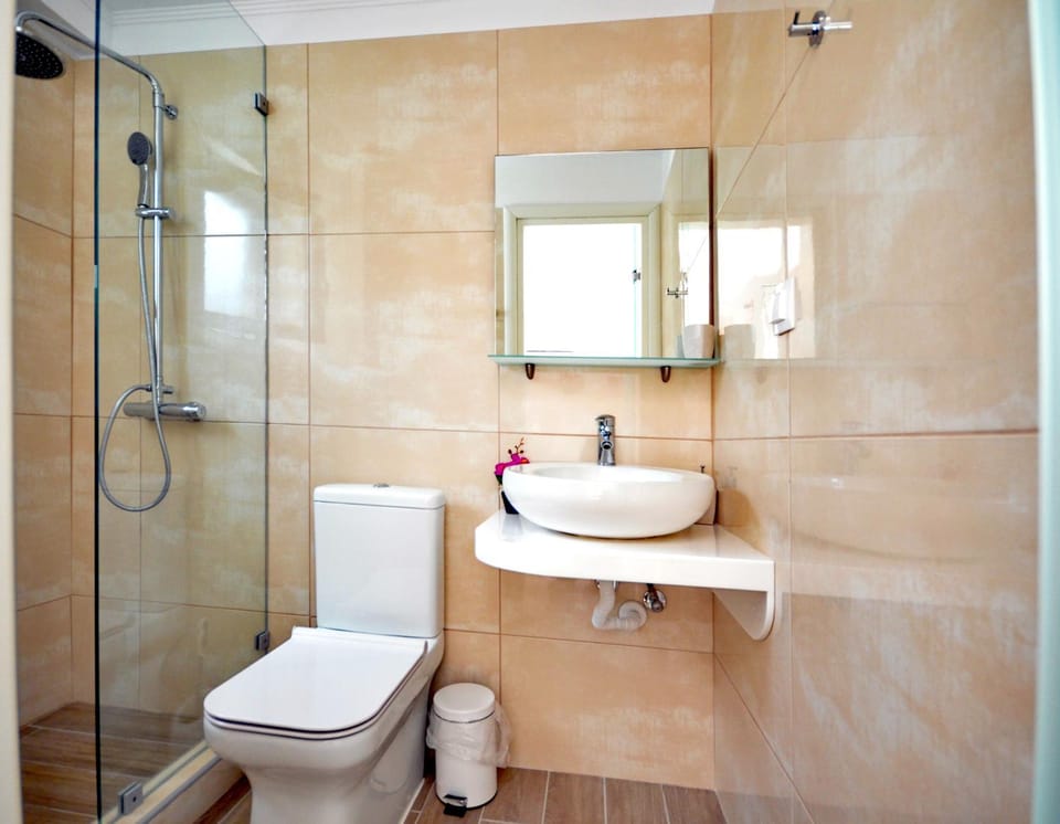 Shower, Toilet, Bathroom