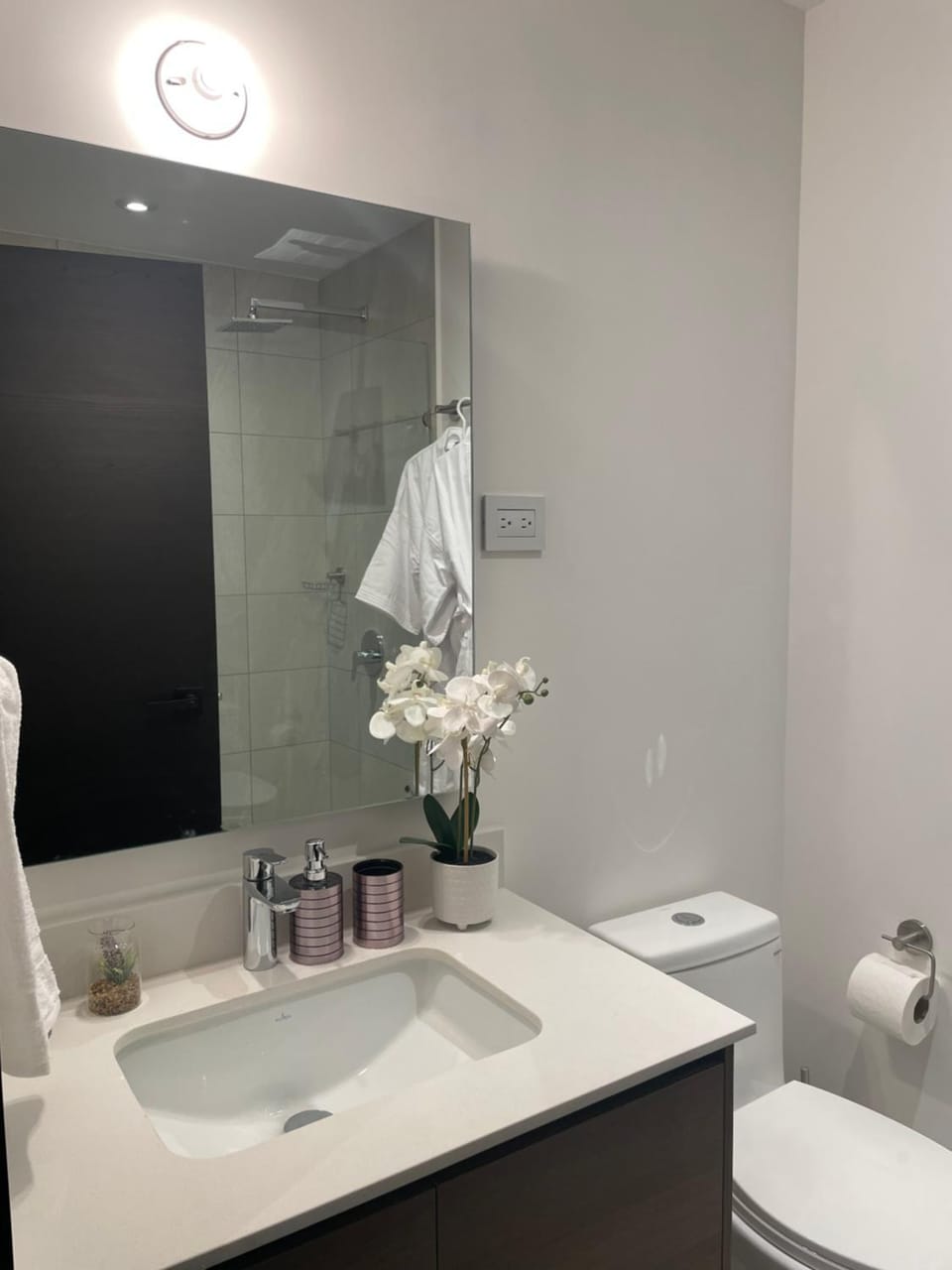 Exclusivo Apto 2 Habitaciones AC cerca Oakland Place Z10 GT Wifi Piscina Parqueo Gimnasio Apartment in Guatemala City