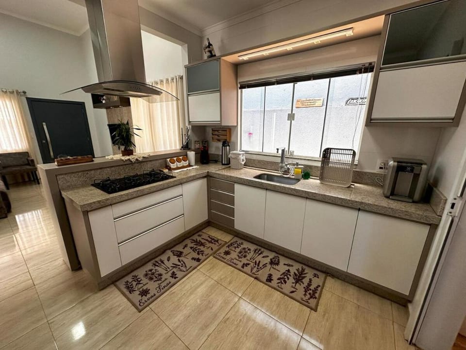 Casa em Toledo 1 suíte e 2 quartos confortável House in State of Paraná