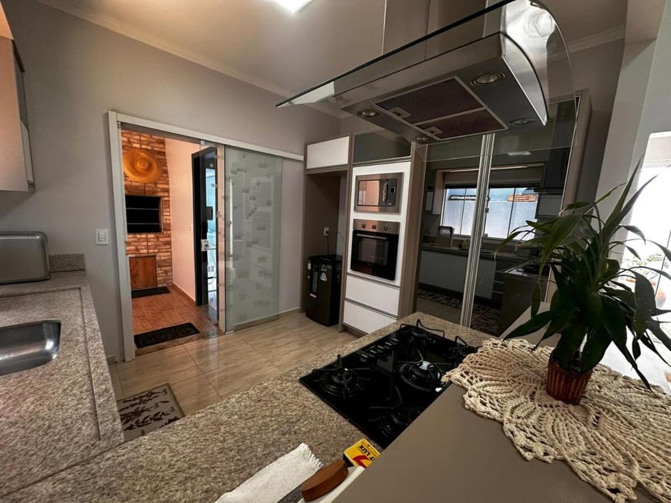 Casa em Toledo 1 suíte e 2 quartos confortável House in State of Paraná