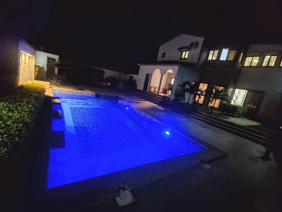 Swimming pool