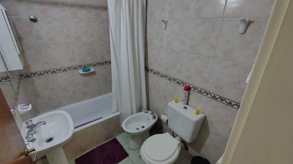 Bath, bidet