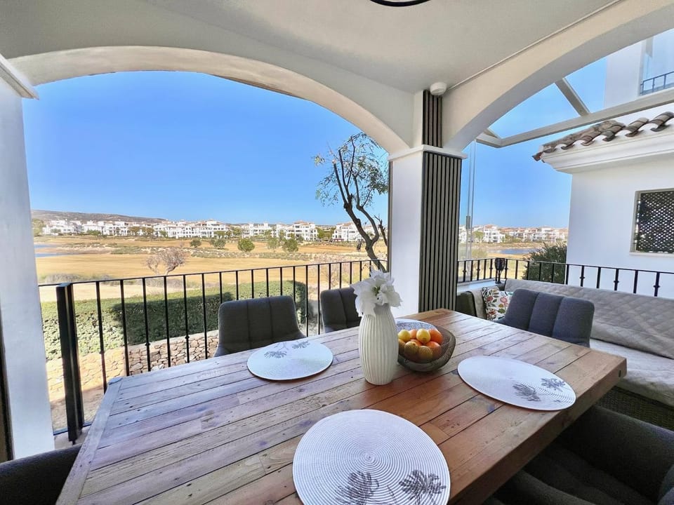 View (from property/room), Balcony/Terrace, Dining area